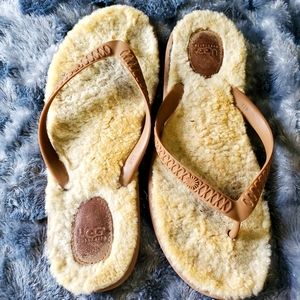 UGG flip flop sandals